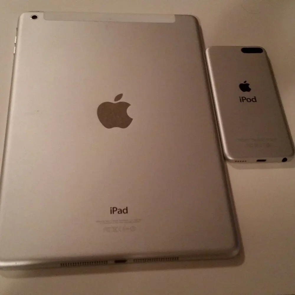 IPad - Picture 2 of 2